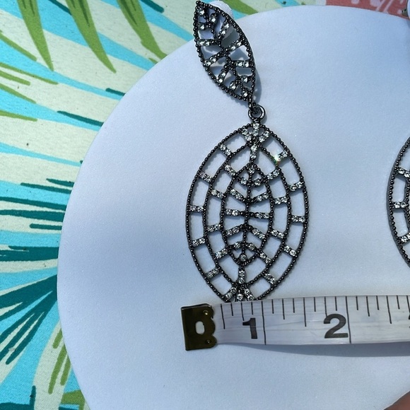 Leaf Rhinestone Drop Earrings - Picture 10 of 11